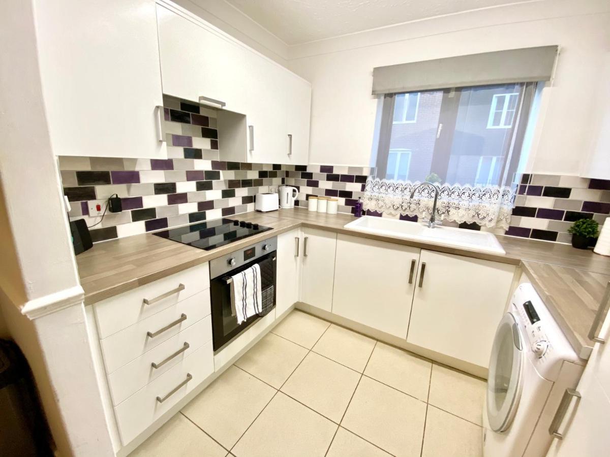 Easyrest Spalding - 4 Beds & Free Parking - Central & Modern Open Plan Apartment - Convenient Location Eksteriør billede