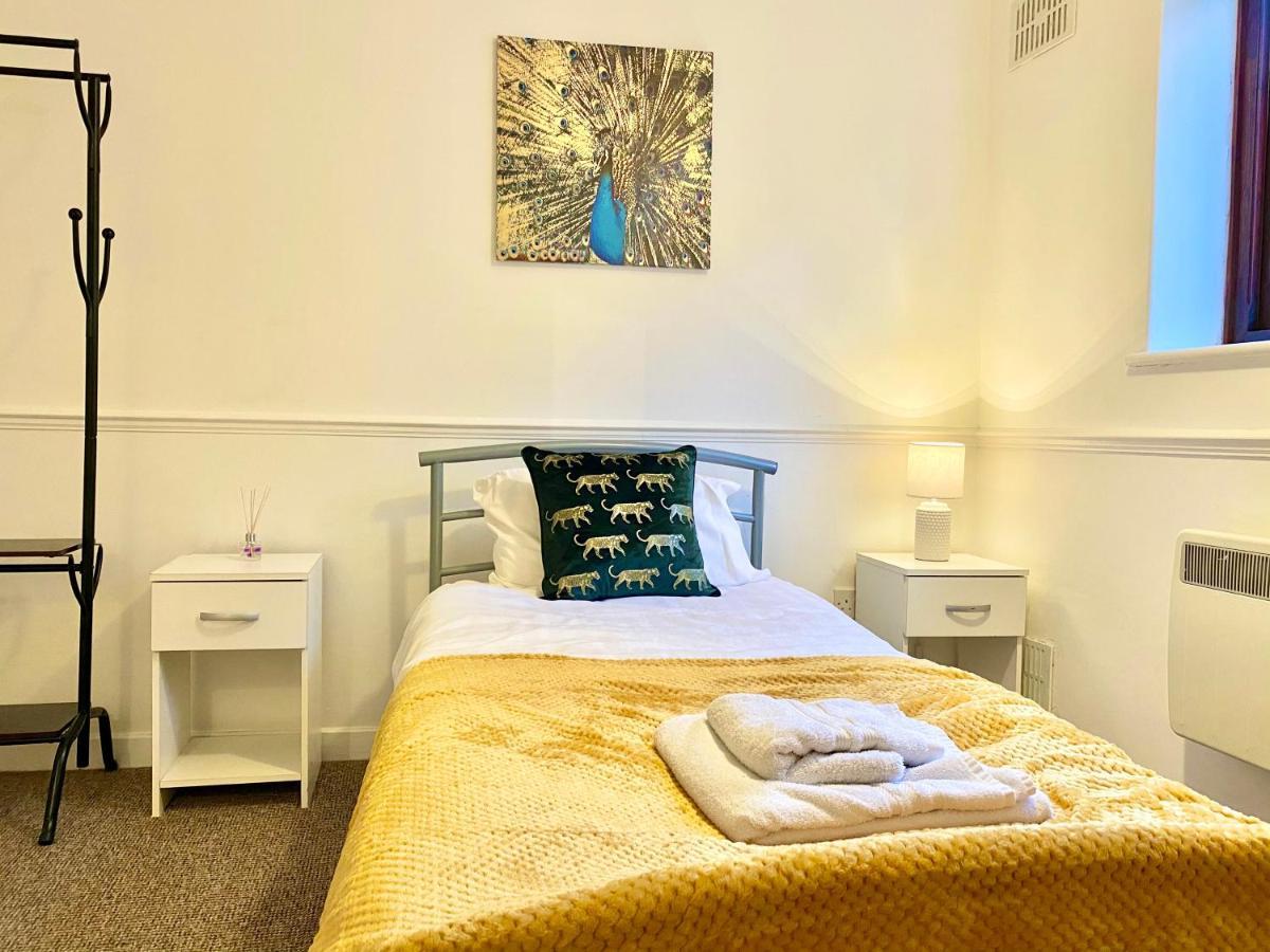 Easyrest Spalding - 4 Beds & Free Parking - Central & Modern Open Plan Apartment - Convenient Location Eksteriør billede