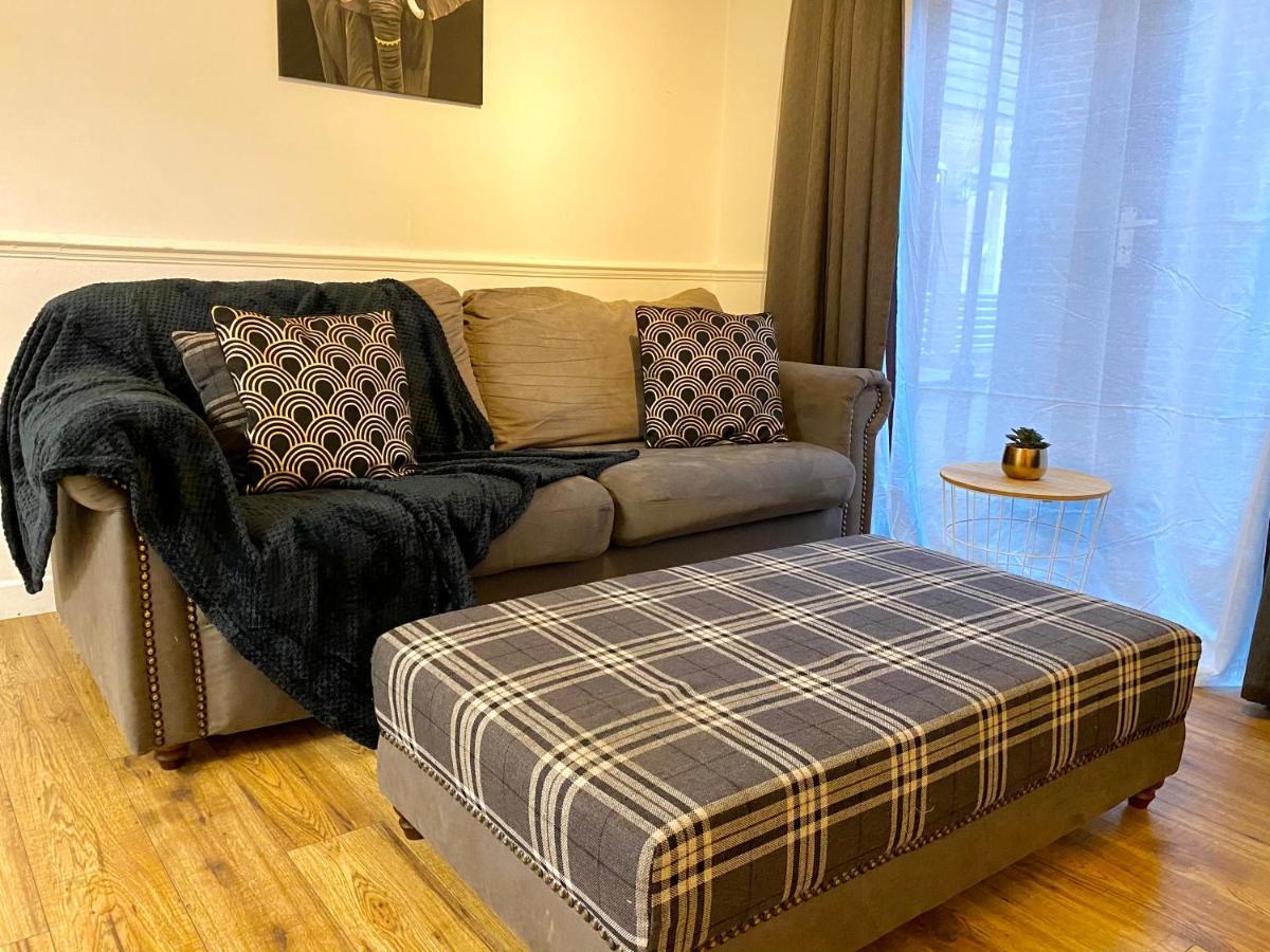Easyrest Spalding - 4 Beds & Free Parking - Central & Modern Open Plan Apartment - Convenient Location Eksteriør billede
