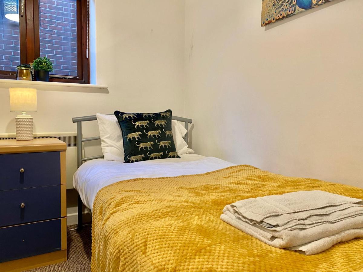 Easyrest Spalding - 4 Beds & Free Parking - Central & Modern Open Plan Apartment - Convenient Location Eksteriør billede